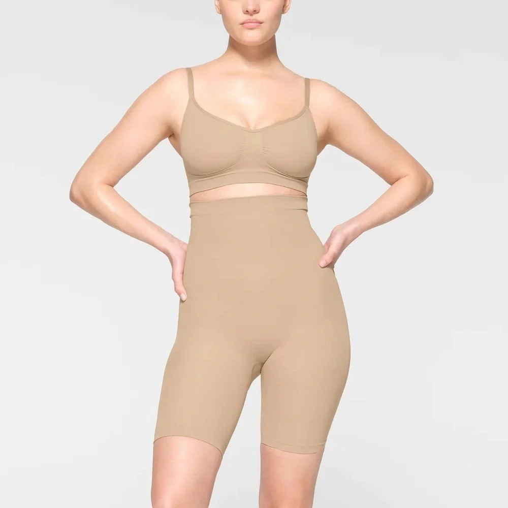 NWOT SKIMS HIGH-WAISTED ABOVE THE KNEE SHORT 3X